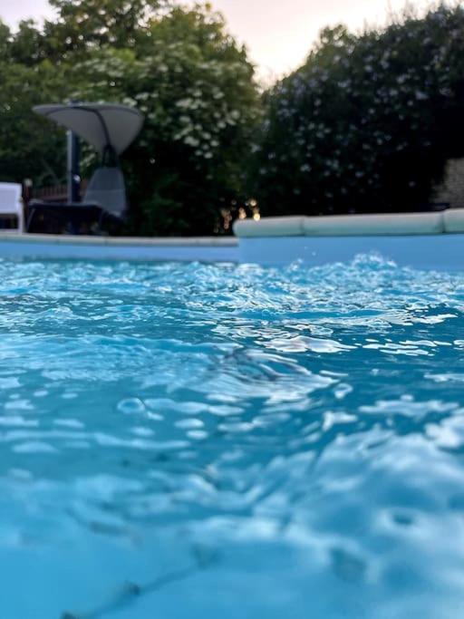 Entire Apartment With Swimming Pool Near Aubeterre Saint-Romain  Kültér fotó