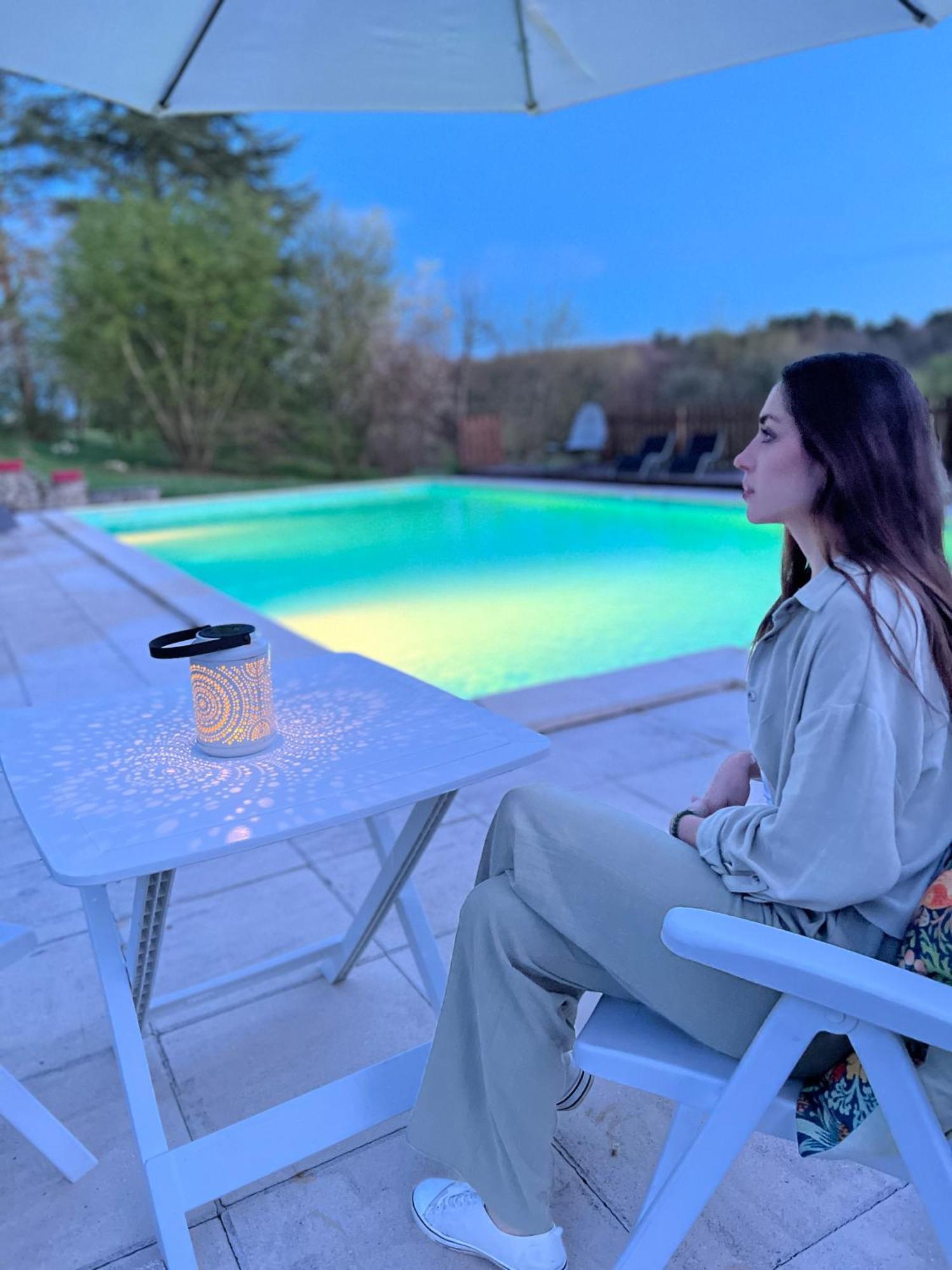 Entire Apartment With Swimming Pool Near Aubeterre Saint-Romain  Kültér fotó